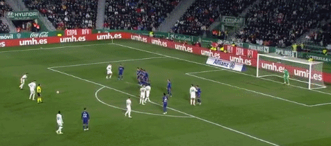 孙颖莎战胜米特兰姆，王楚钦不敌弗朗西斯卡，被对方反手限制（孙颖莎力克米特兰姆，王楚钦负于弗朗西斯卡遭其反手压制）